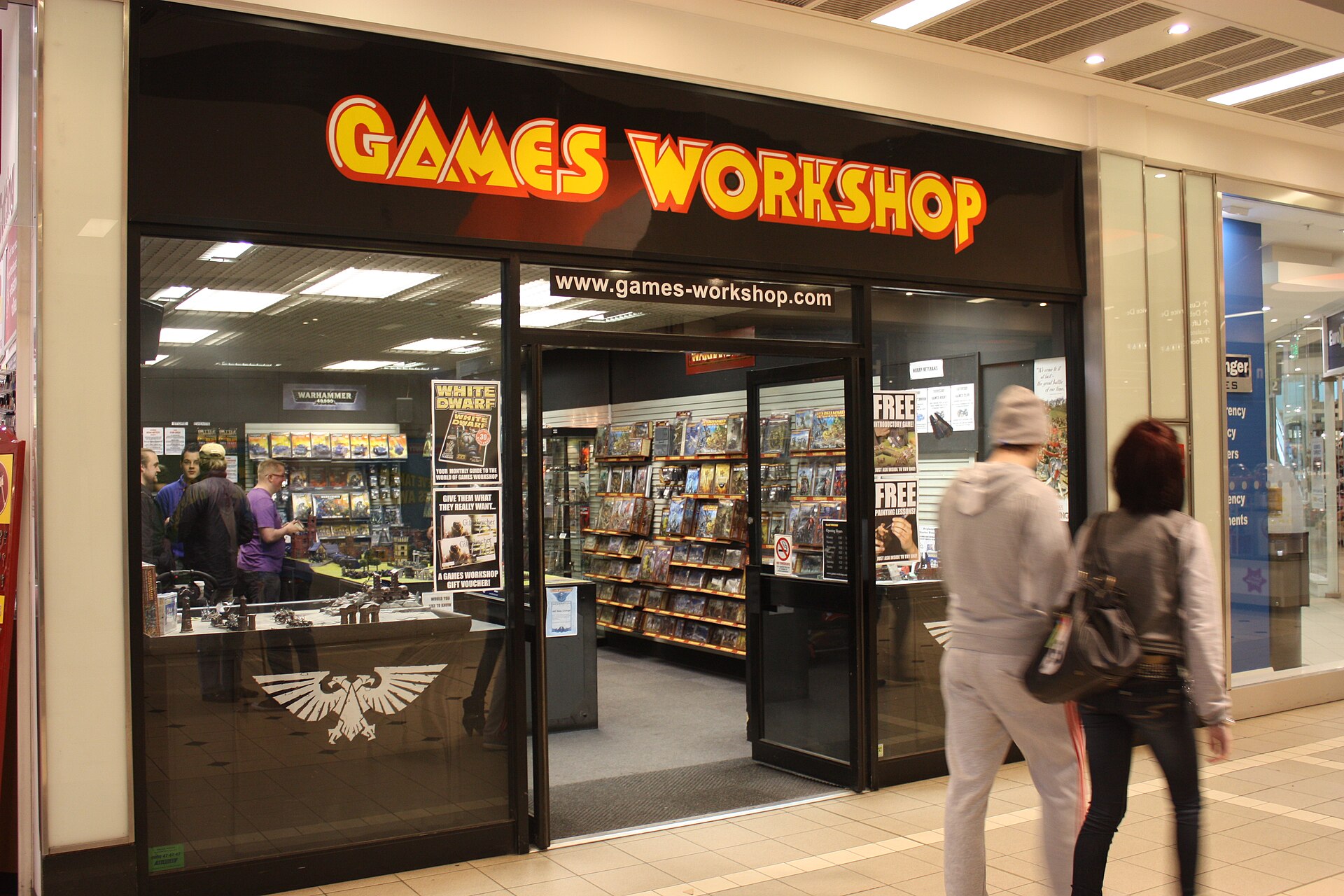 Imagem de referência relacionada a Games Workshop, item descrito como produtora britânica de wargames e miniaturas