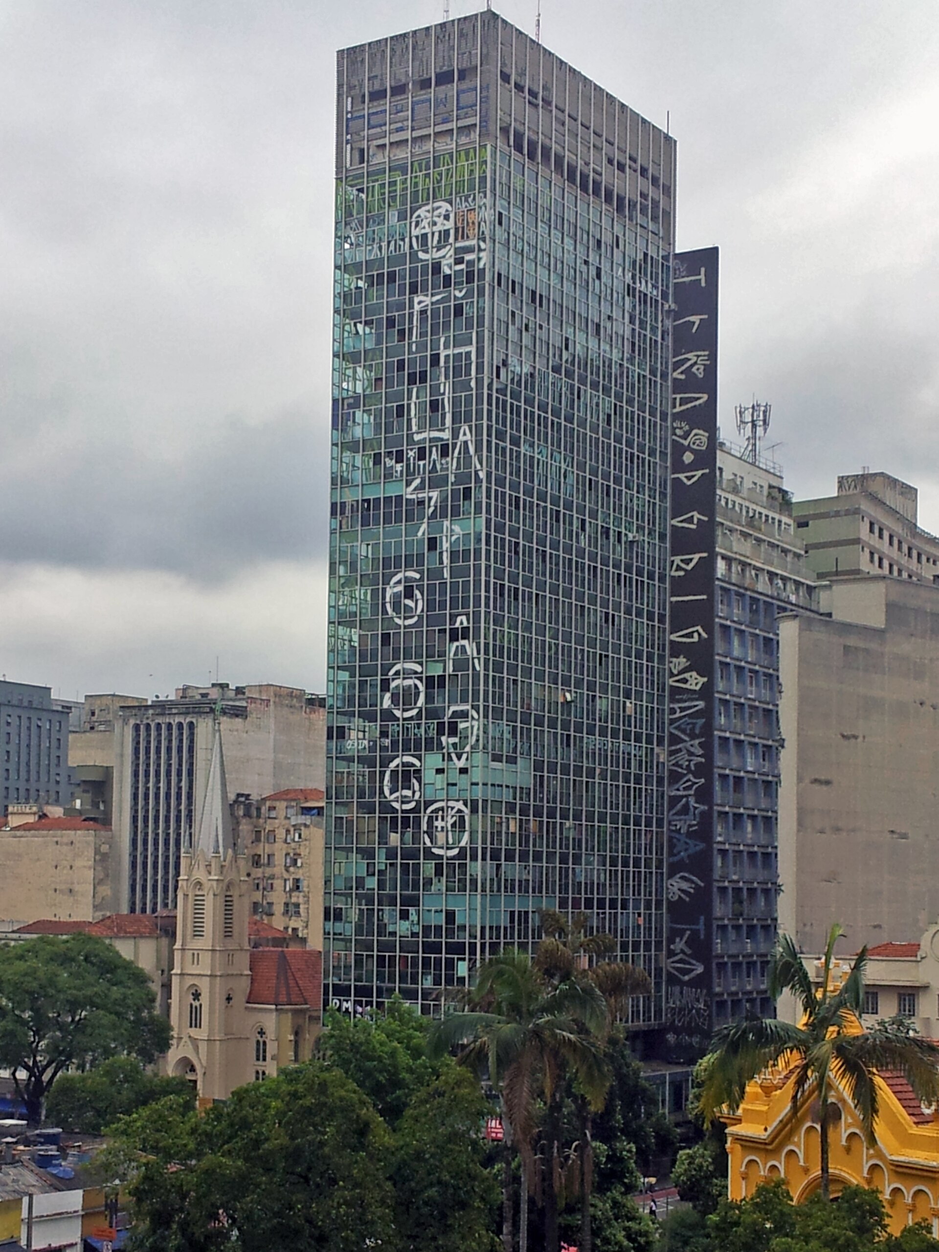 Imagem de referência relacionada a Edifício Wilton Paes de Almeida, item descrito como arranha-céus na cidade de São Paulo, destruído após incêndio em 1 de maio de 2018