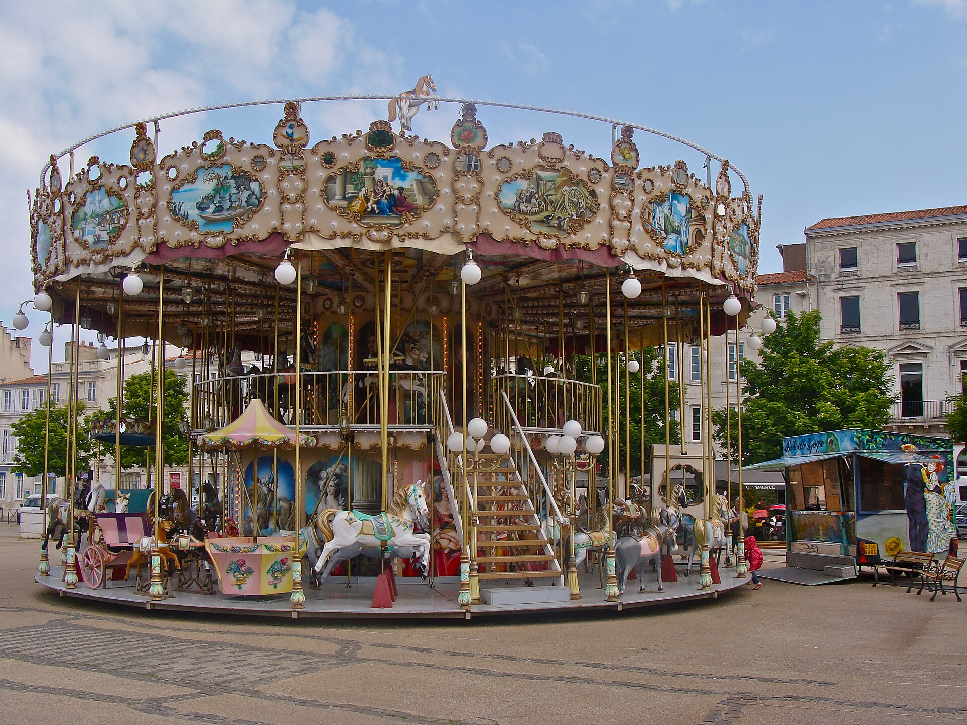 Imagem de referência relacionada a Merry-Go-Round, item descrito como filme de 1923 dirigido por Erich von Stroheim e Rupert Julian