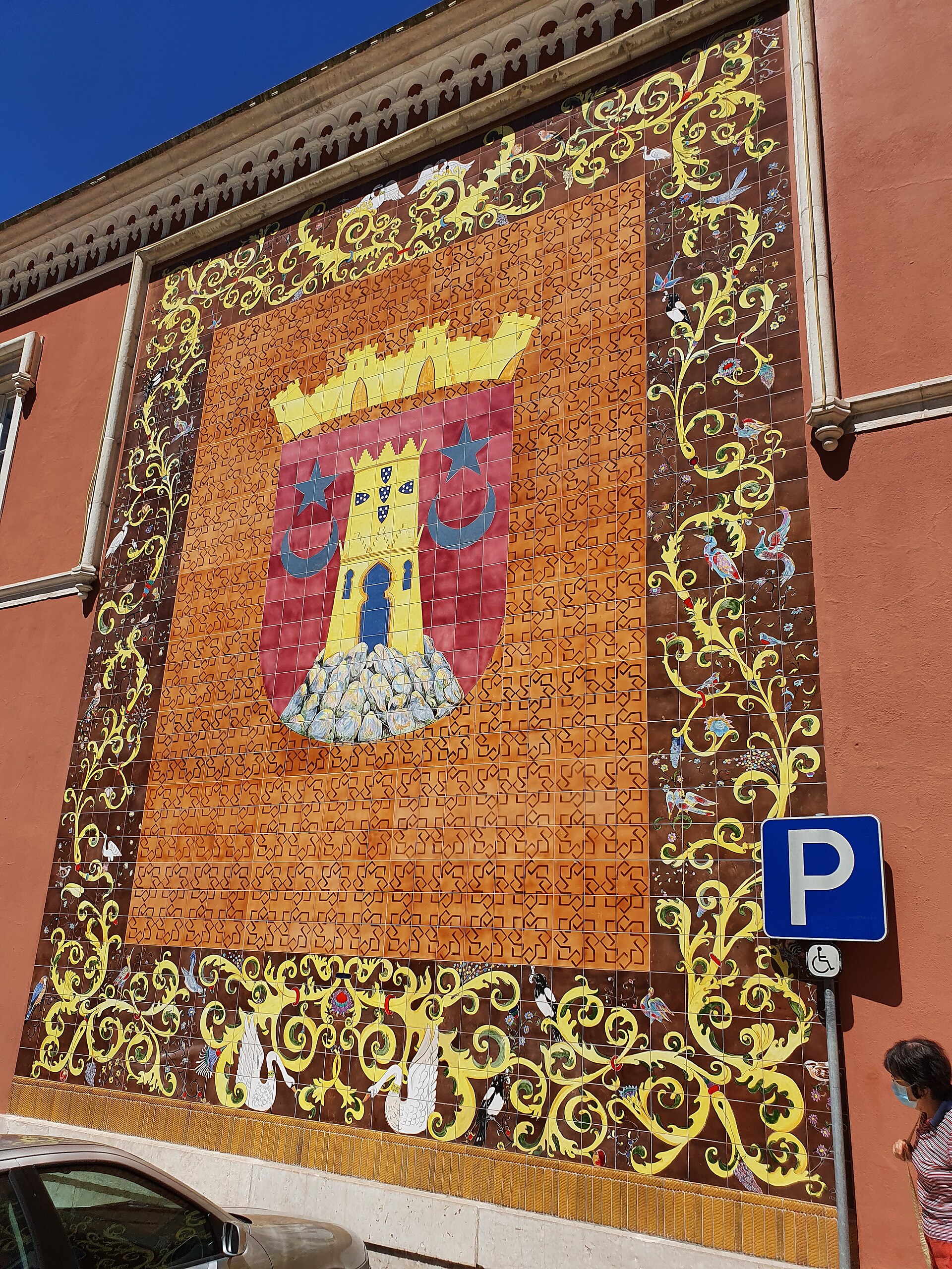 Imagem de referência relacionada a Painel de Cerâmica do Palácio Valenças, item descrito como painel de azulejos de Carlos Vizeu