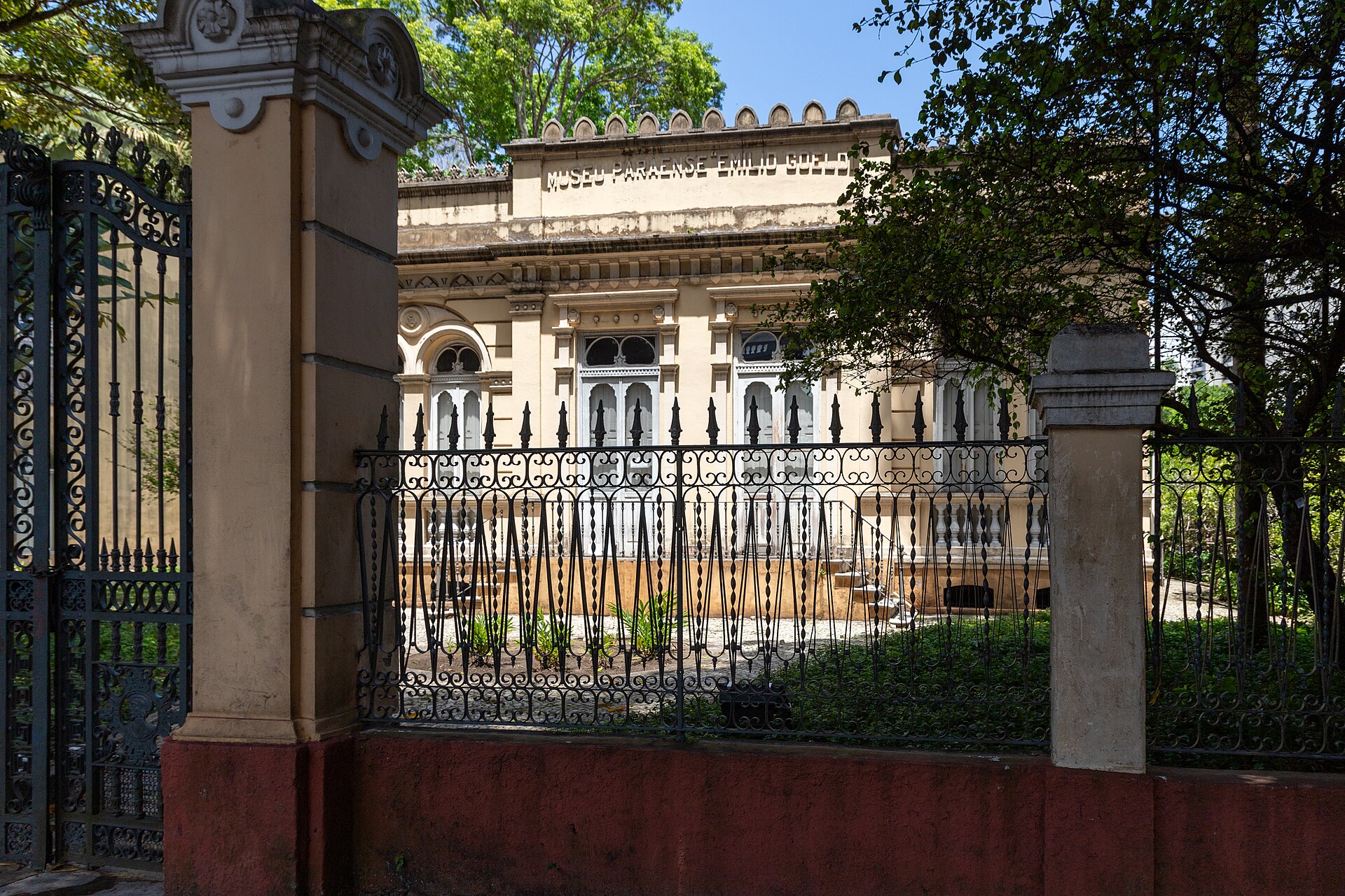 Imagem de referência relacionada a Museu Paraense Emílio Goeldi, item descrito como museu de história natural em Belém, Brasil