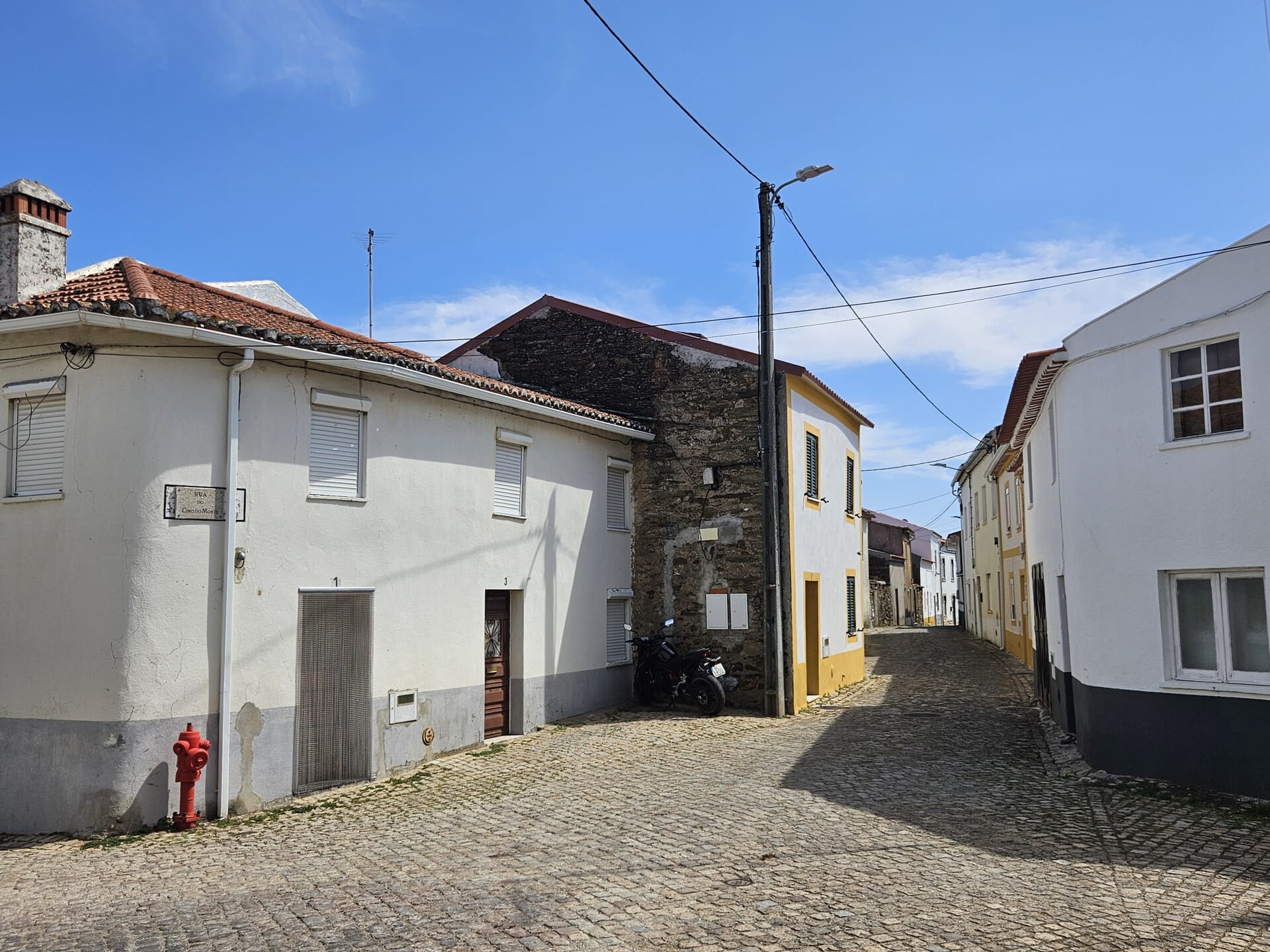 Imagem de referência relacionada a Benquerenças, item descrito como povoação portuguesa sede da Freguesia de Benquerenças, no Município de Castelo Branco