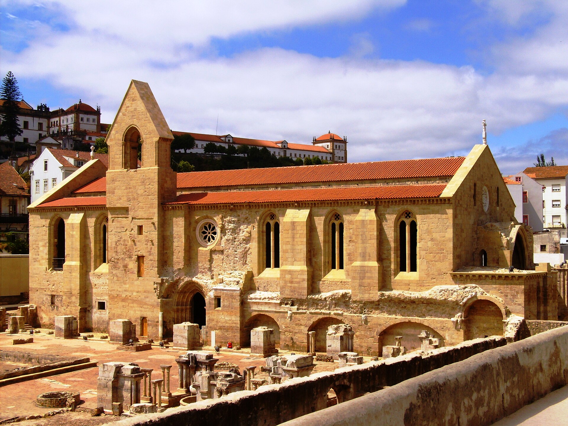 Imagem de referência relacionada a Santa Clara, item descrito como bairro da cidade de Coimbra