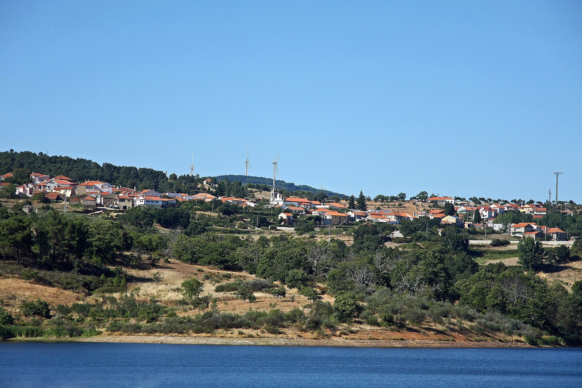 Imagem de referência relacionada a Sambade, item descrito como povoação portuguesa sede da Freguesia de Sambade do Município de Alfândega da Fé